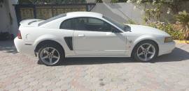 For sale Mustang V6 Model 2000